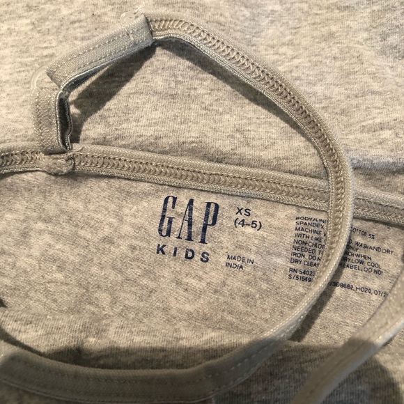 4 Gap Kids layering tanks size 4/XS - Picture 2 of 2